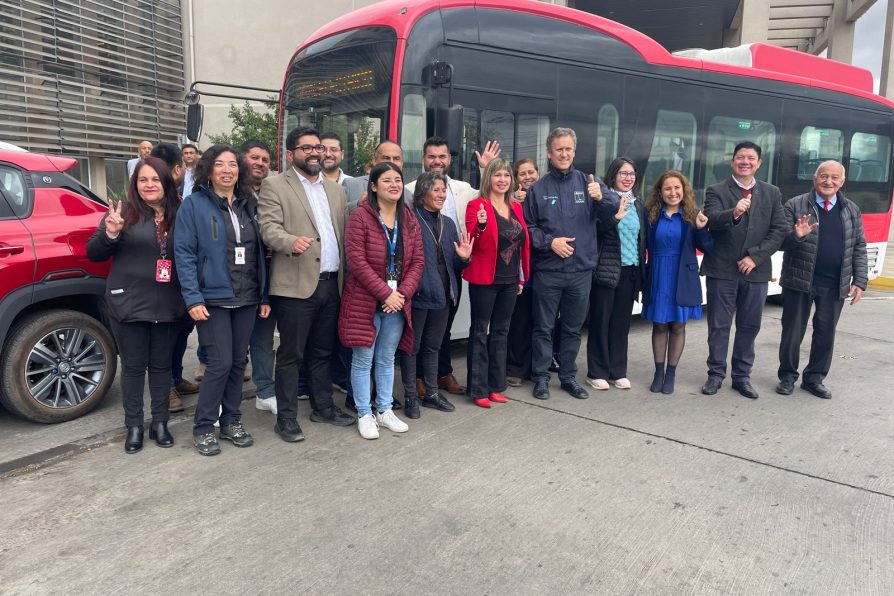 Ministro Muñoz anuncia el ingreso de las bases de licitación de buses eléctricos para Ovalle